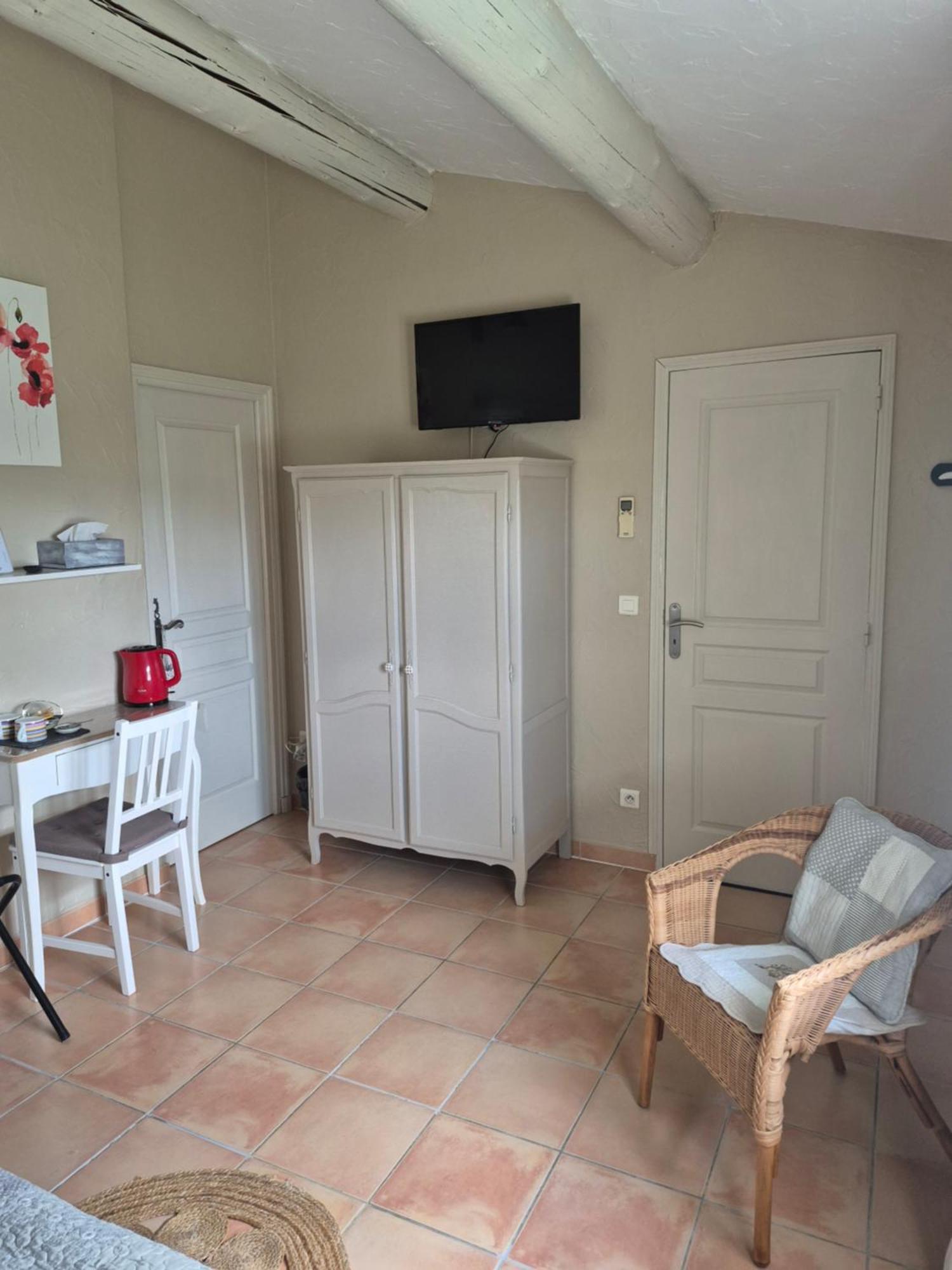Mas Clement - Chambre Et Table D'Hotes LʼIsle-sur-la-Sorgue Dış mekan fotoğraf
